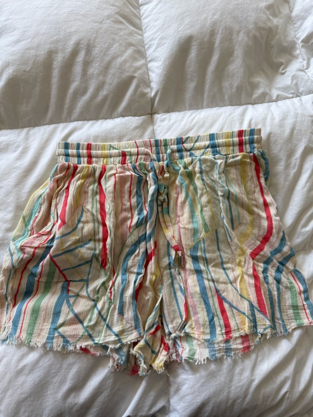 Women’s Elan beach cover up shorts. Size M.